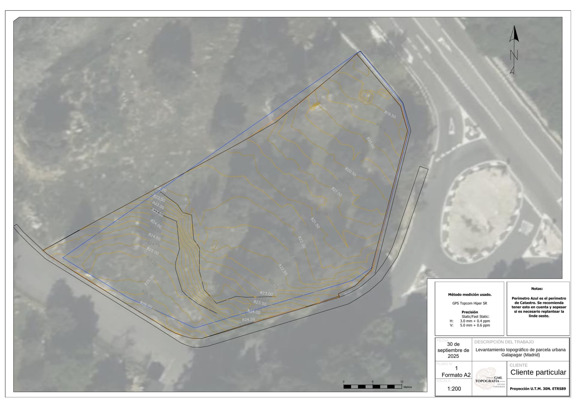 Plano topográfico A2 a escala 1:200 con curvas de nivel cada 0,25 m sobre ortofoto